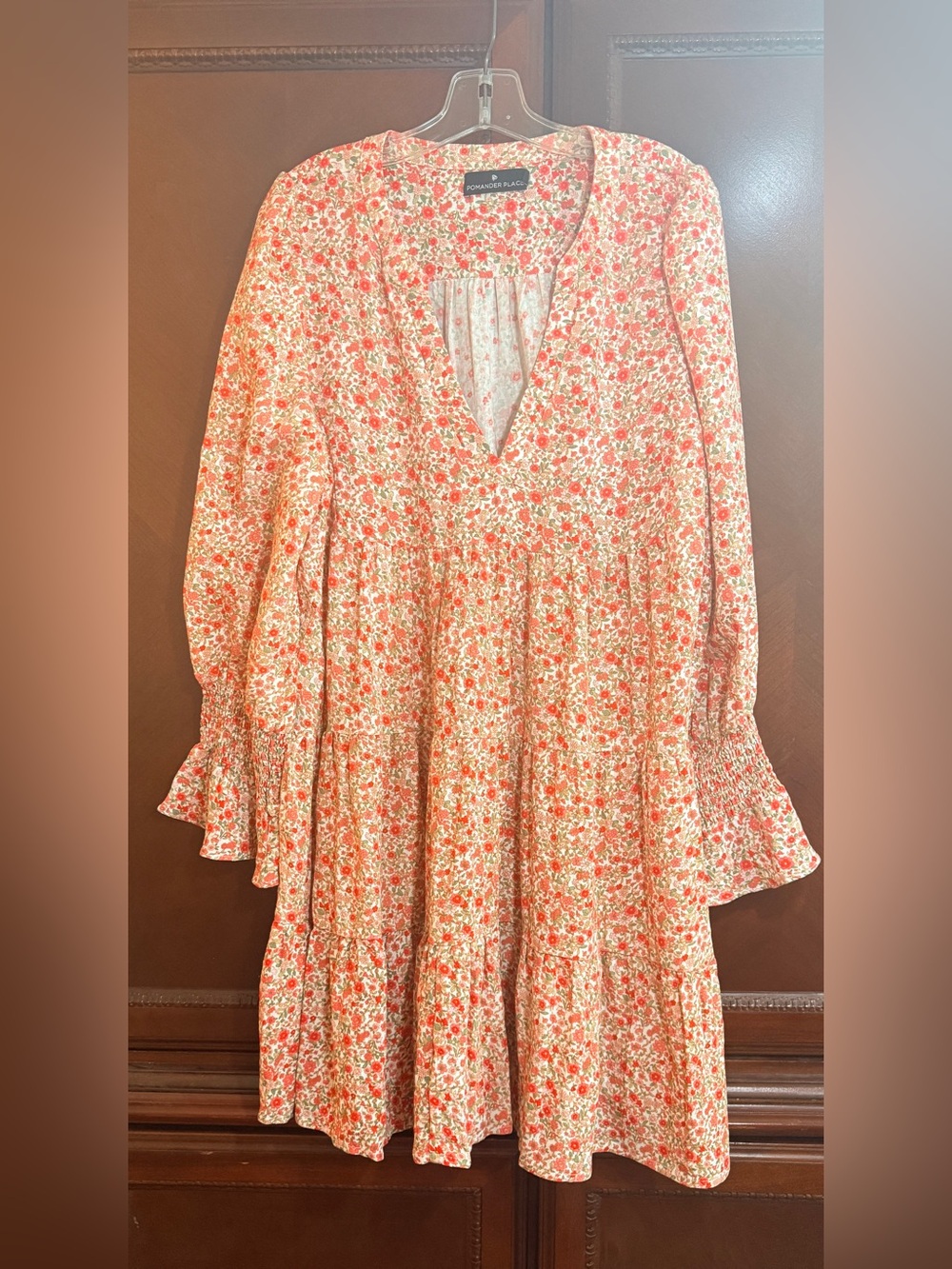 Pomander Place EUC Plus Size
XXL Tuckernuck Kenzo
Smocked sleeve retail $128 - Picture 3 of 9
